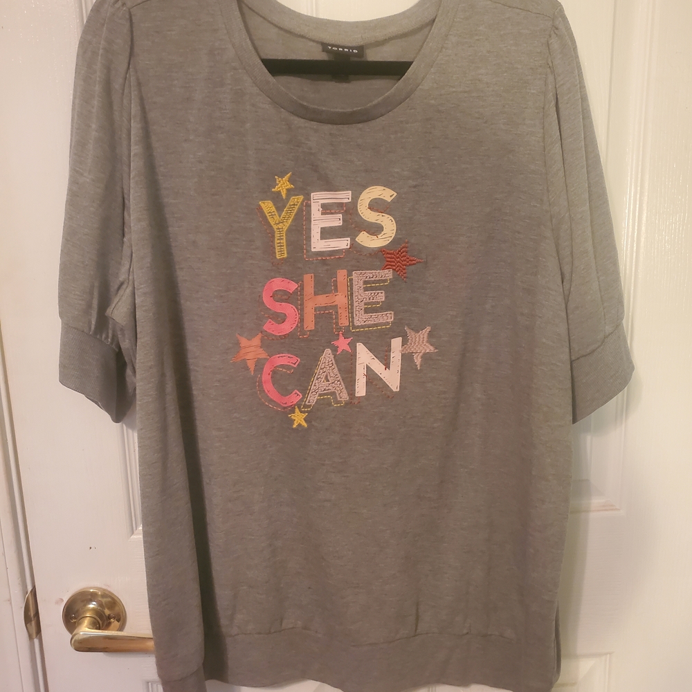 Torrid Gray 'Yes She Can' Graphic Short Sleeve Sweater